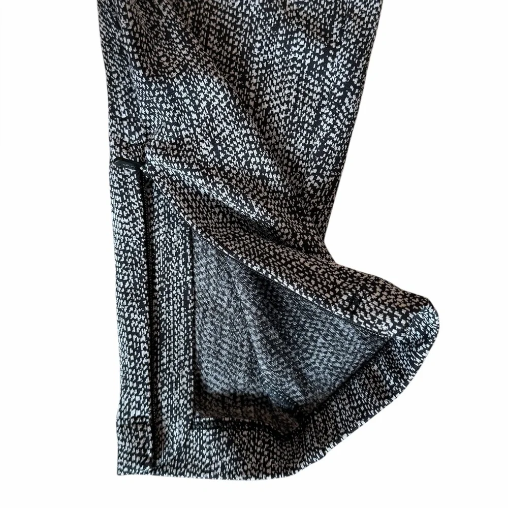 Athleta Delancey Black & White Tight Leggings | Back Pockets | Zipper Ankles - Picture 4 of 5